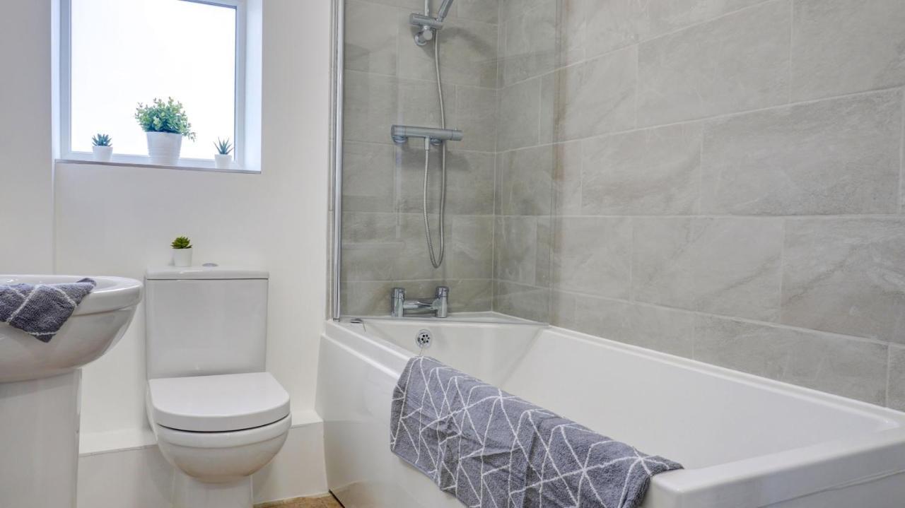 Didcot- Private Flat With Garden & Parking 04 Lejlighed Eksteriør billede